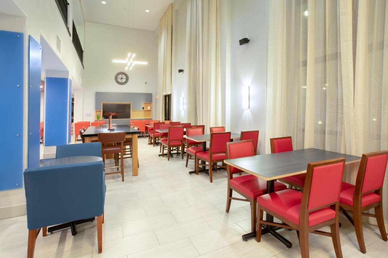 Holiday Inn Express & Suites Phoenix Glendale Dist By Ihg Exterior foto